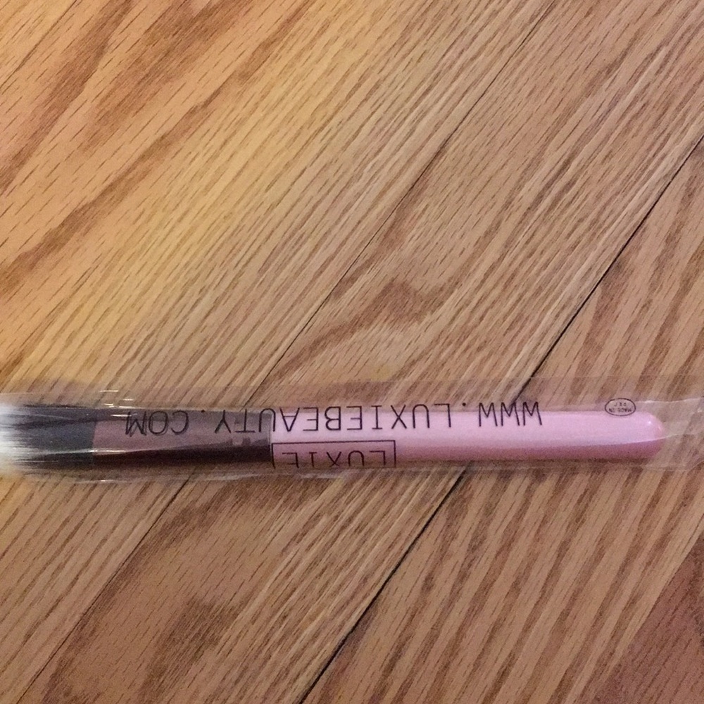 LUXI BEAUTY BRUSH